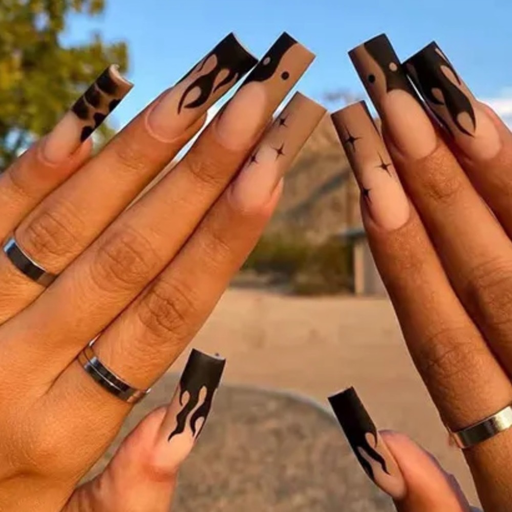 Press on nails